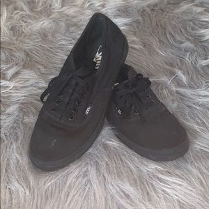 VANS size 9 low top black canvas sneakers